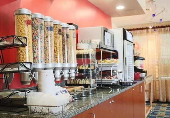 Hotel Towneplace Suites Manchesterboston Regional Airport Manchester New Hampshire