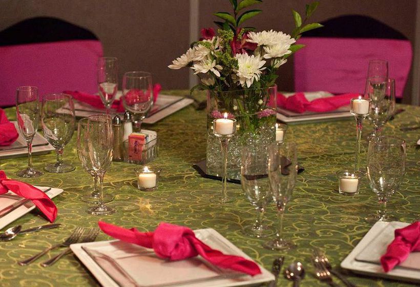 Hotel Embassy Suites  | Louisville | Kentucky | United States 19