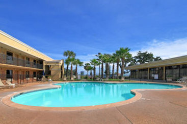 Hotel Express By Holiday Inn  | Gulfport | Mississippi | United States 8