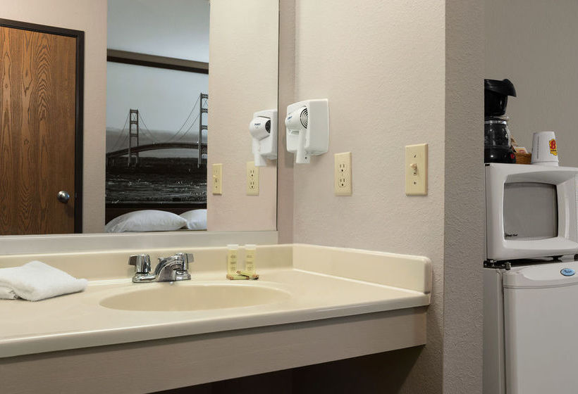 Motel Super 8 Manistee  | Manistee | Michigan | Hotel negli Stati Uniti 11