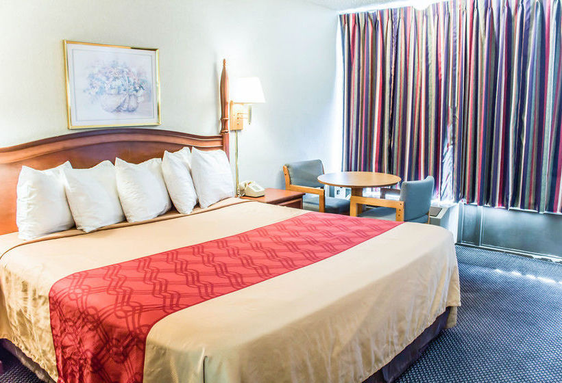Hotel Econo Lodge & Suites Greensboro  | Greensboro | North Carolina | United States 15