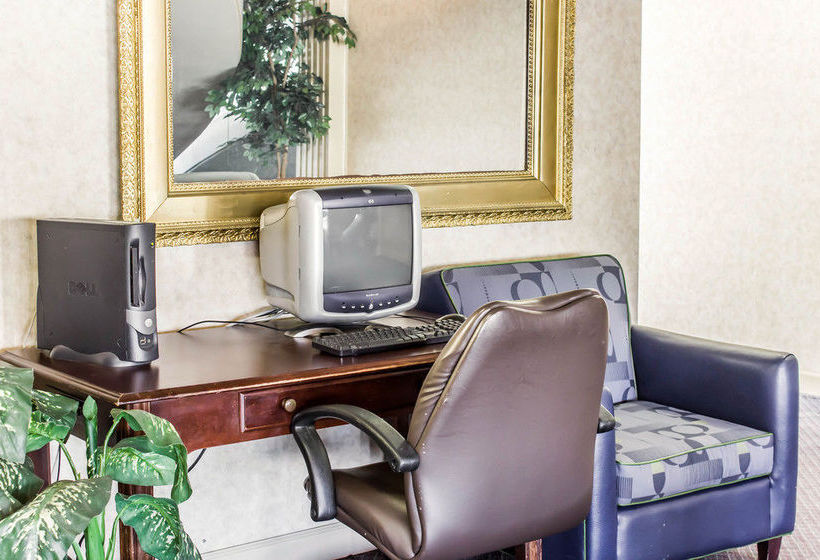 Hotel Econo Lodge & Suites Greensboro  | Greensboro | North Carolina | United States 4