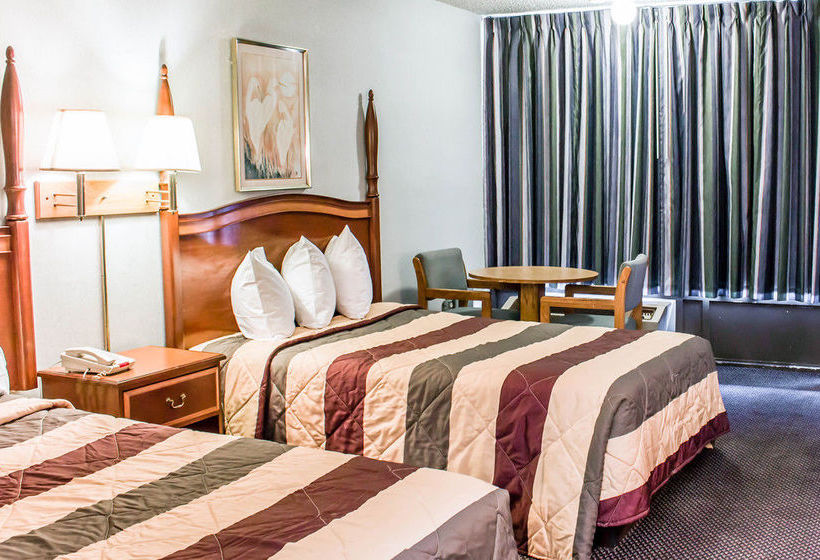 Hotel Econo Lodge & Suites Greensboro  | Greensboro | North Carolina | United States 8