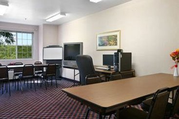 Microtel Inn & Suites Fond Du Lac  | Fond du Lac | Wisconsin | United States 3