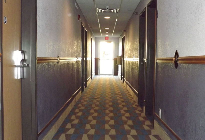 Microtel Inn & Suites Ames  | Ames | Iowa | United States 15