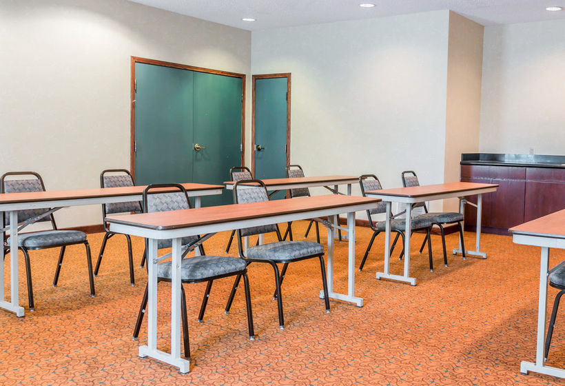 Hotel Country Inn & Suites BY Carlson Novi  | Novi | Michigan | United States 3