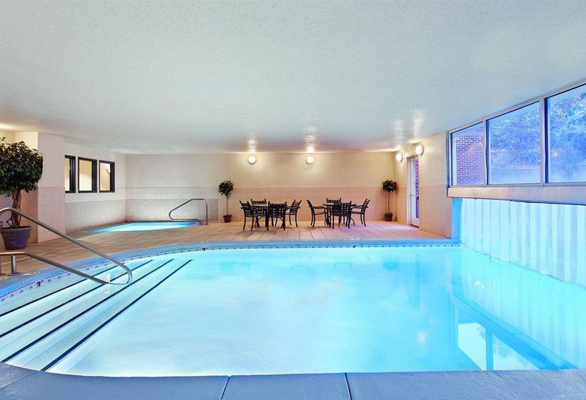 Hotel Country Inn & Suites BY Carlson Charlotte University Place  | Charlotte | North Carolina | United States 7