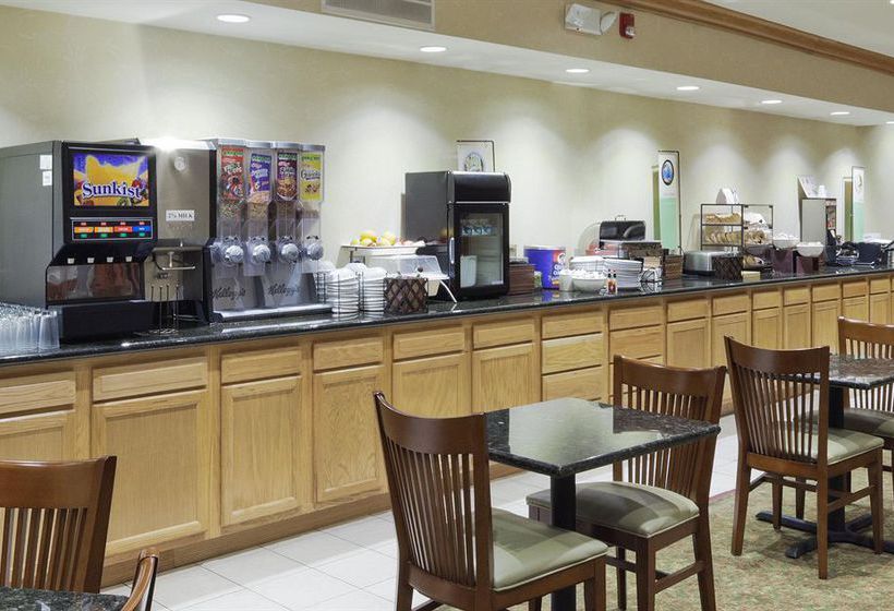 Hotel Country Inn & Suites BY Carlson Elyria  | Elyria | Ohio | United States 11