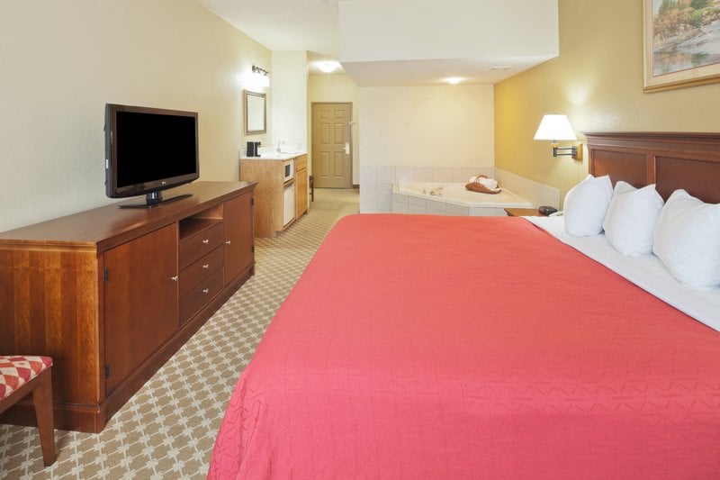 Hotel Country Inn & Suites BY Carlson Elyria  | Elyria | Ohio | United States 17