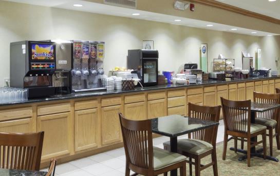 Hotel Country Inn & Suites BY Carlson Elyria  | Elyria | Ohio | United States 19