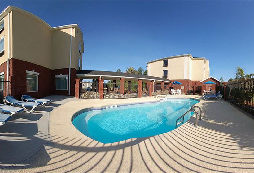 Hotel Comfort Inn & Suites Statesboro  Statesboro Georgia