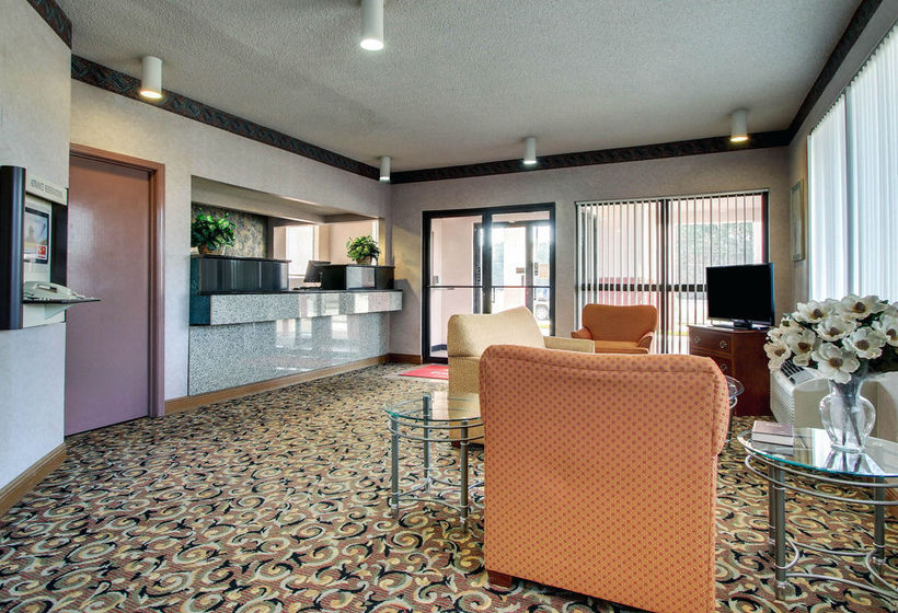 Hotel Econo Lodge Inn & Suites Forest  | Forest | Mississippi | United States 10