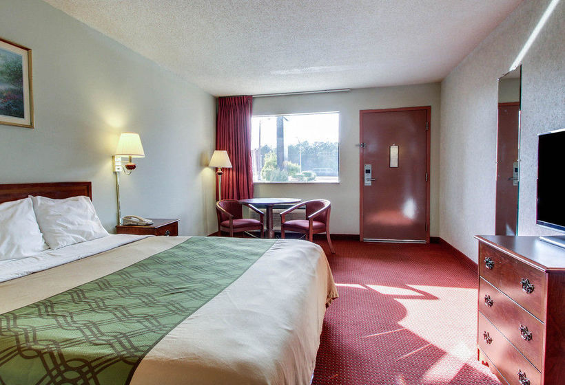 Hotel Econo Lodge Inn & Suites Forest  | Forest | Mississippi | United States 14