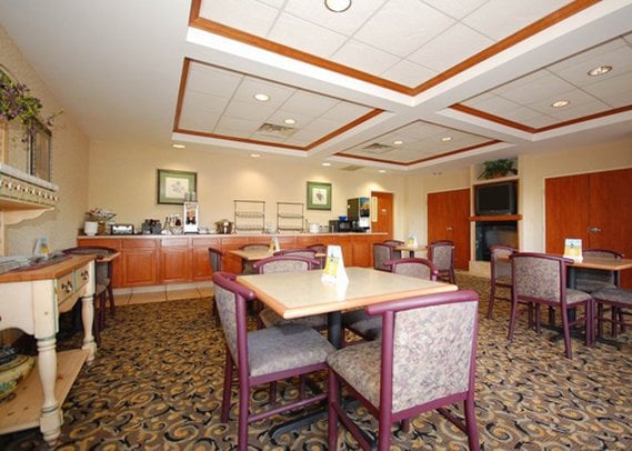 Hotel Comfort Inn & Suites 