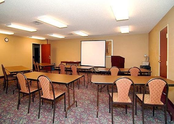 Hotel Comfort Inn & Suites  | Rapid City | South Dakota | United States 16