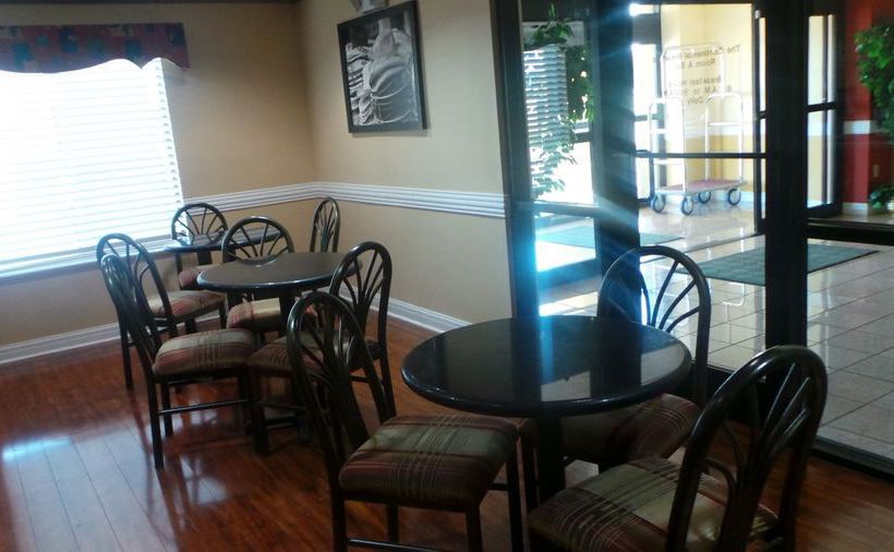 Hotel Super 8 Alvin  | Alvin | Texas | Estados Unidos 8