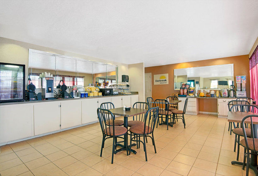 Hotel Days Inn & Suites Braunig Lake 