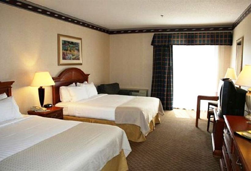 The Plaza Hotel & Suites 