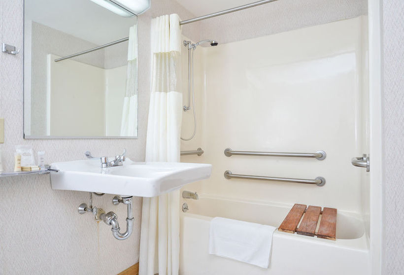 Hotel Howard Johnson Express Inn - Lenox