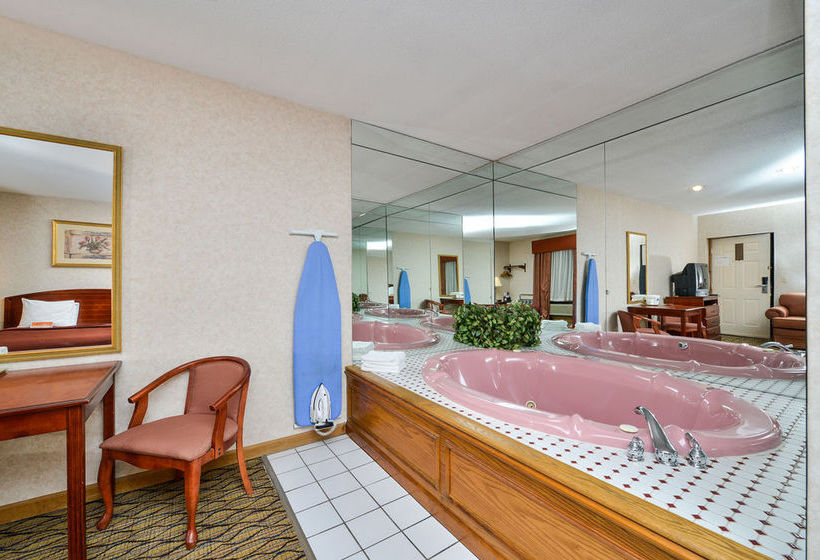 Hotel Howard Johnson Express Inn - Lenox  | Lenox | Massachusetts | United States 1