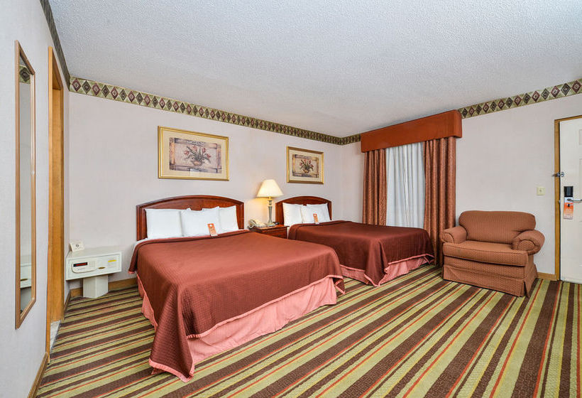 Hotel Howard Johnson Express Inn - Lenox  | Lenox | Massachusetts | United States 6