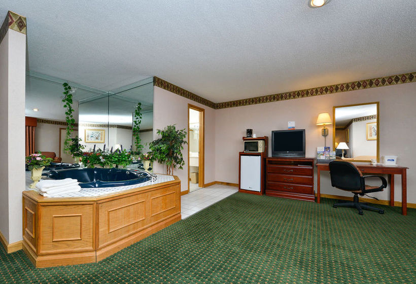 Hotel Howard Johnson Express Inn - Lenox  | Lenox | Massachusetts | United States 8
