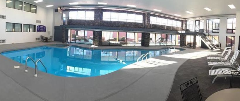 Howard Johnson Hotel Riverside Grand Island NE 