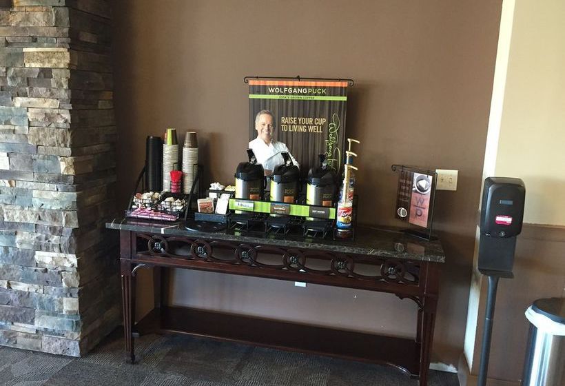 Howard Johnson Hotel Riverside Grand Island NE  | Grand Island | Nebraska | United States 6