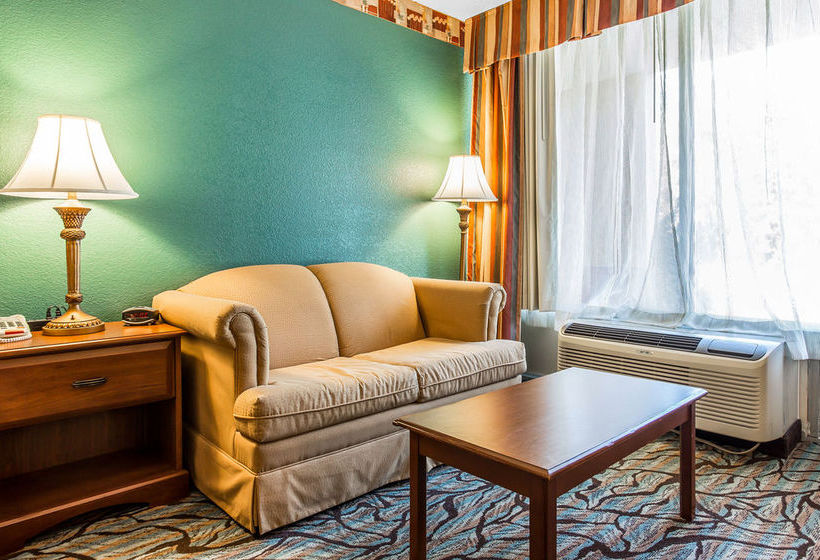 Hotel Quality Inn & Suites   | Walterboro | South Carolina | United States 11