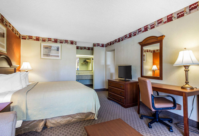 Hotel Quality Inn & Suites   | Walterboro | South Carolina | United States 12