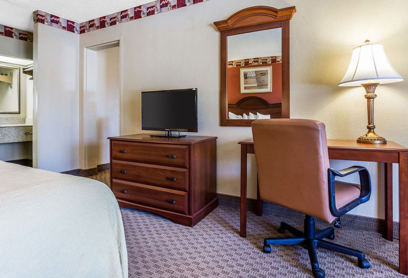 Hotel Quality Inn & Suites   | Walterboro | South Carolina | United States 15