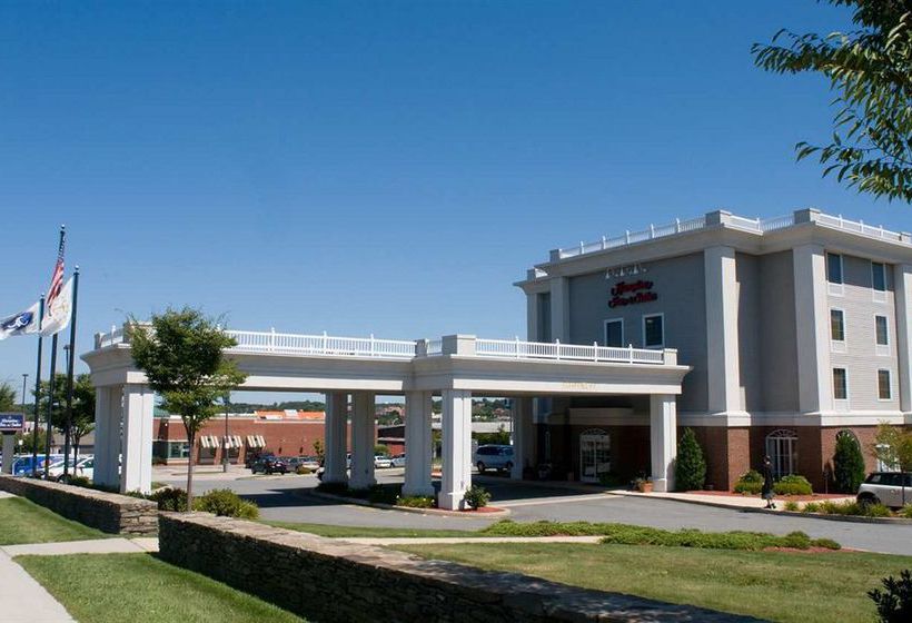 Hotel Hampton Inn & Suites Middletown Newport Rhode Island