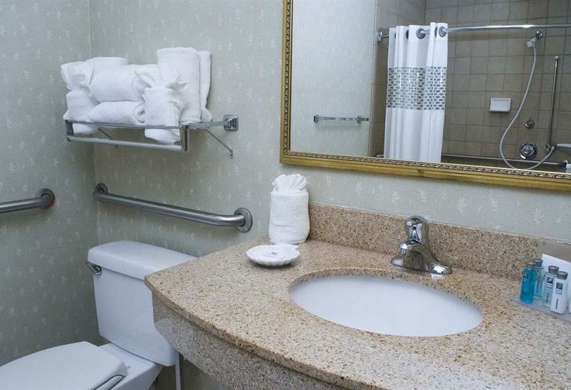 Hotel Hampton Inn & Suites Middletown Newport  | Newport | Rhode Island | United States 11