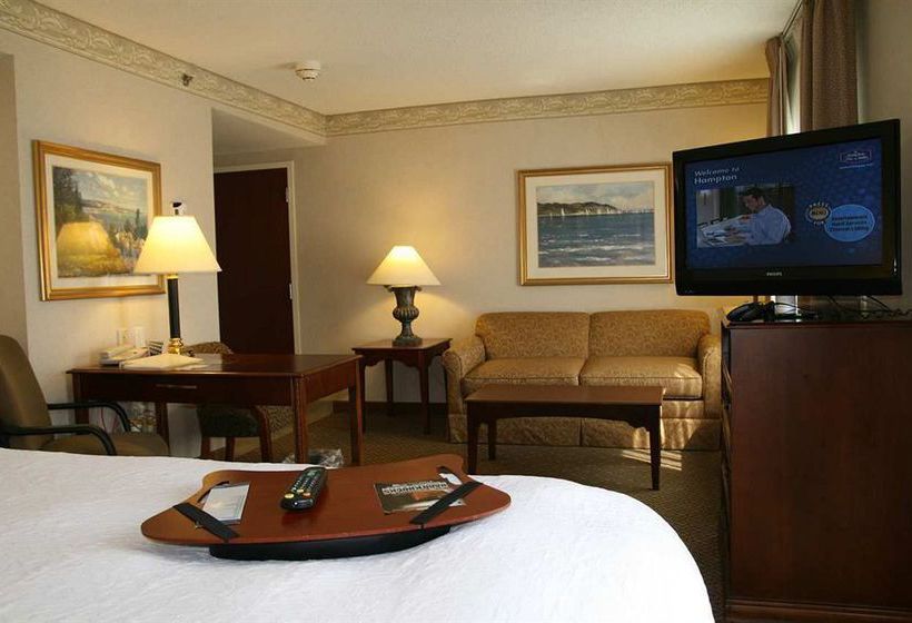 Hotel Hampton Inn & Suites Middletown Newport  | Newport | Rhode Island | United States 12