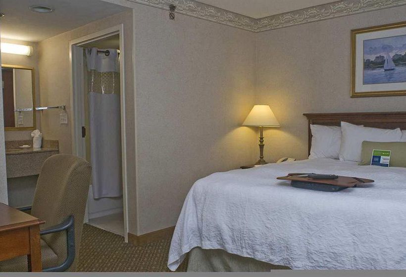 Hotel Hampton Inn & Suites Middletown Newport  | Newport | Rhode Island | United States 17