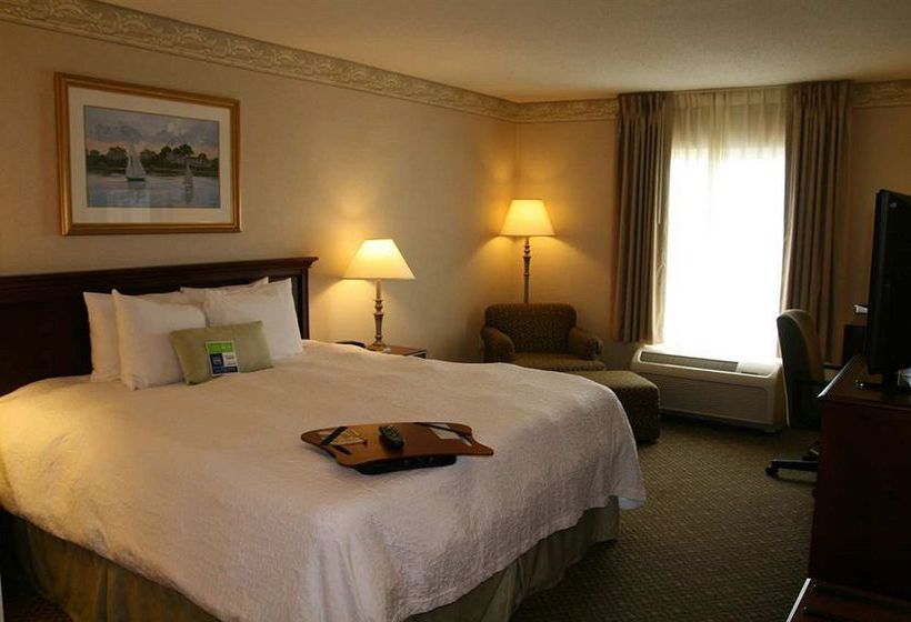 Hotel Hampton Inn & Suites Middletown Newport  | Newport | Rhode Island | United States 18