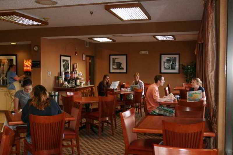 Hotel Hampton Inn Salina  | Salina | Kansas | United States 18