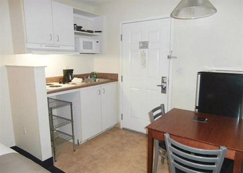 Suburban Extended Stay Hotel Hampton  | Hampton | Virginia | United States 20