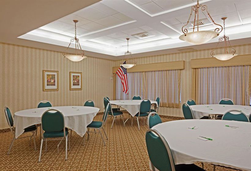 Hotel Holiday Inn Manchester Airport  Manchester New Hampshire