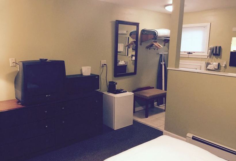 Colonial Motel & Spa  | Brattleboro | Vermont | United States 1