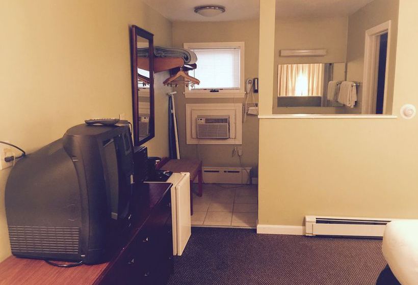 Colonial Motel & Spa  | Brattleboro | Vermont | United States 2