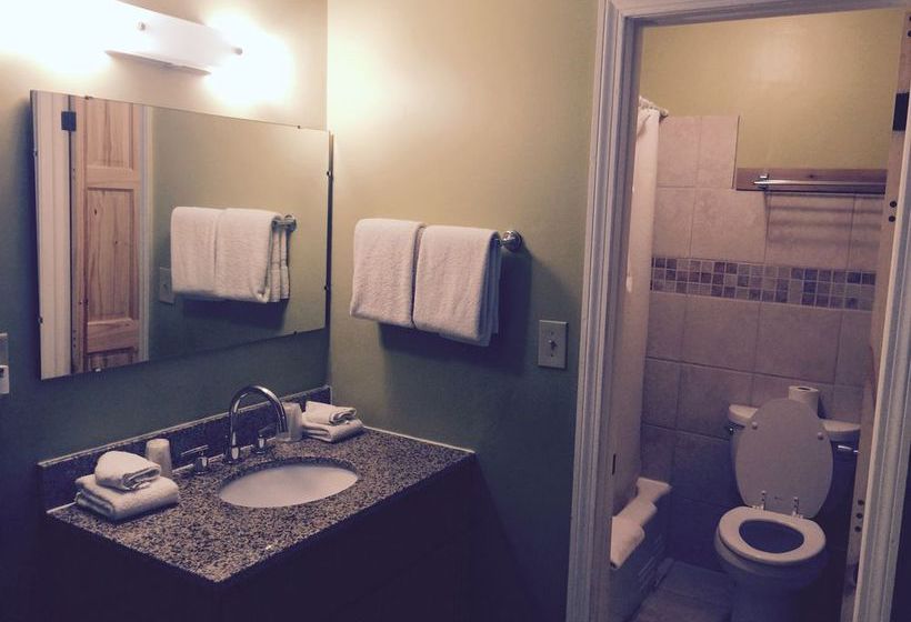 Colonial Motel & Spa  | Brattleboro | Vermont | United States 3