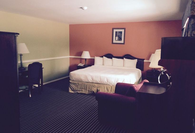 Colonial Motel & Spa  | Brattleboro | Vermont | United States 4