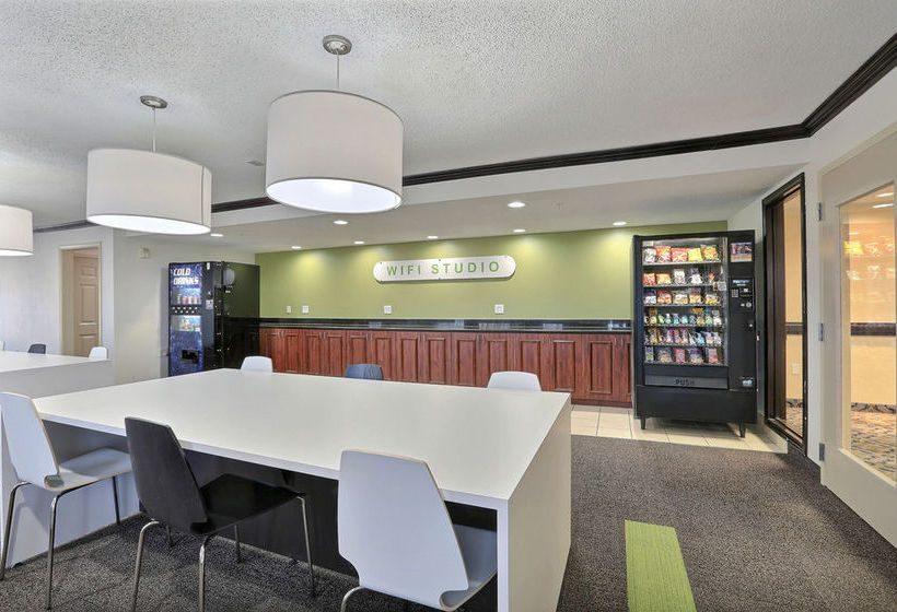 Hotel Quality Inn & Suites  | Plano | Texas | United States 8