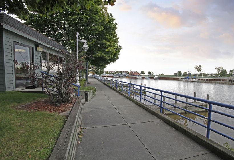 Harbor Winds Hotel  | Sheboygan | Wisconsin | United States 3