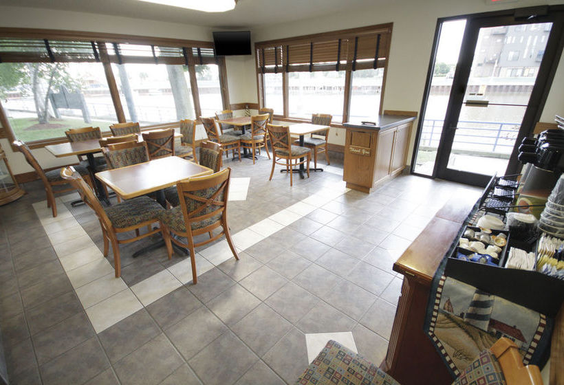 Harbor Winds Hotel  | Sheboygan | Wisconsin | United States 6