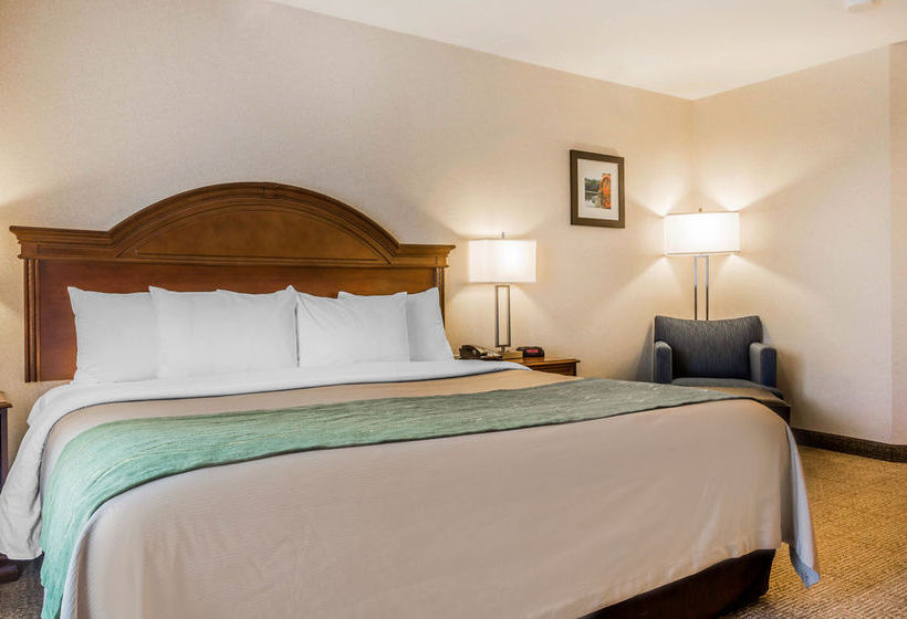 Hotel Comfort Inn & Suites  | South Burlington | Vermont | United States 12