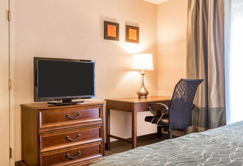 Hotel Comfort Inn & Suites  | South Burlington | Vermont | United States 19