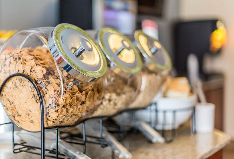 Hotel Comfort Inn & Suites  | South Burlington | Vermont | United States 2