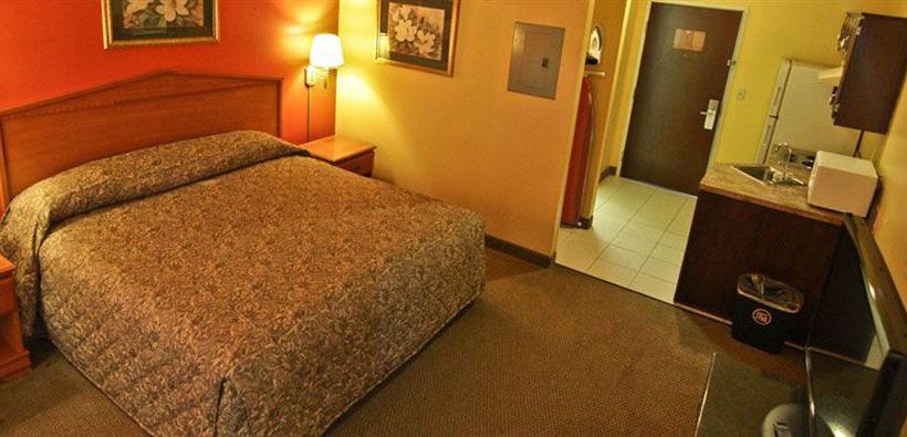 Hotel Magnolia Inn & Suites 